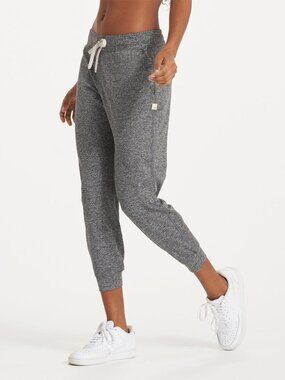 Vuori  Performance Jogger in Heather Gray